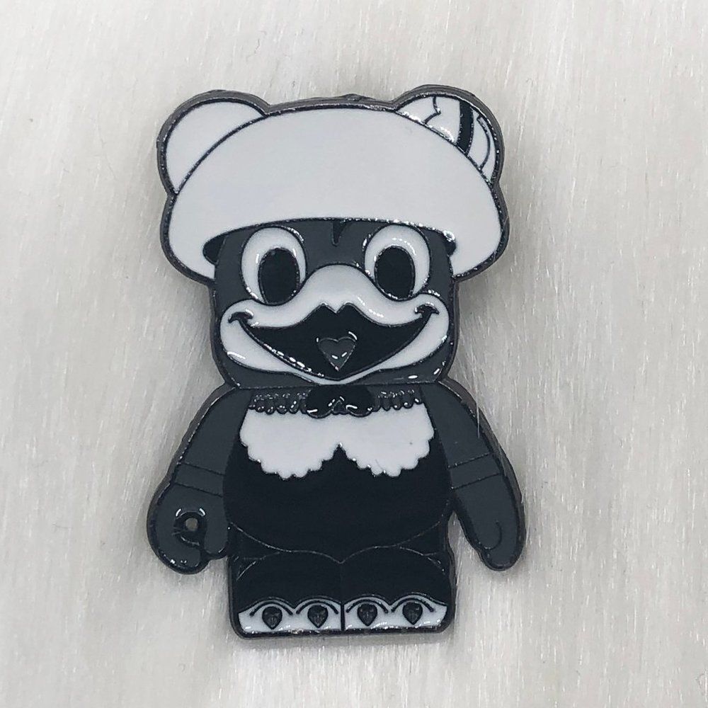 🔮 5/$25‎ Disney Vinylmation Classic Disney Clara Cluck Pin